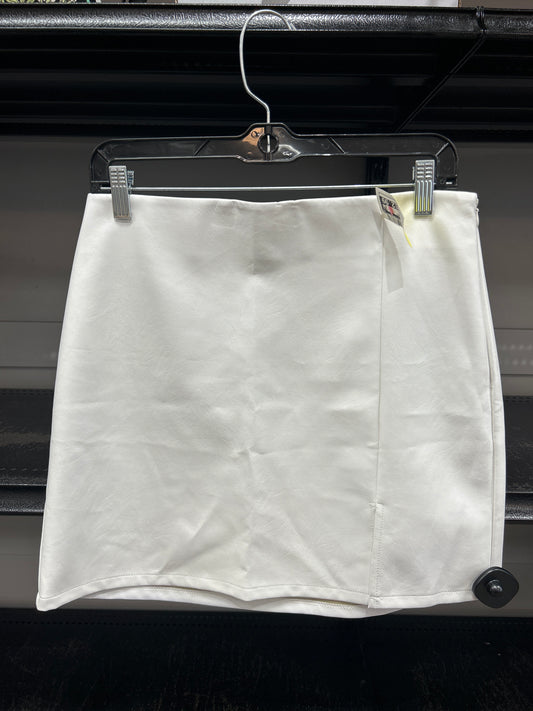 Skirt Mini & Short By Le Lis  Size: L